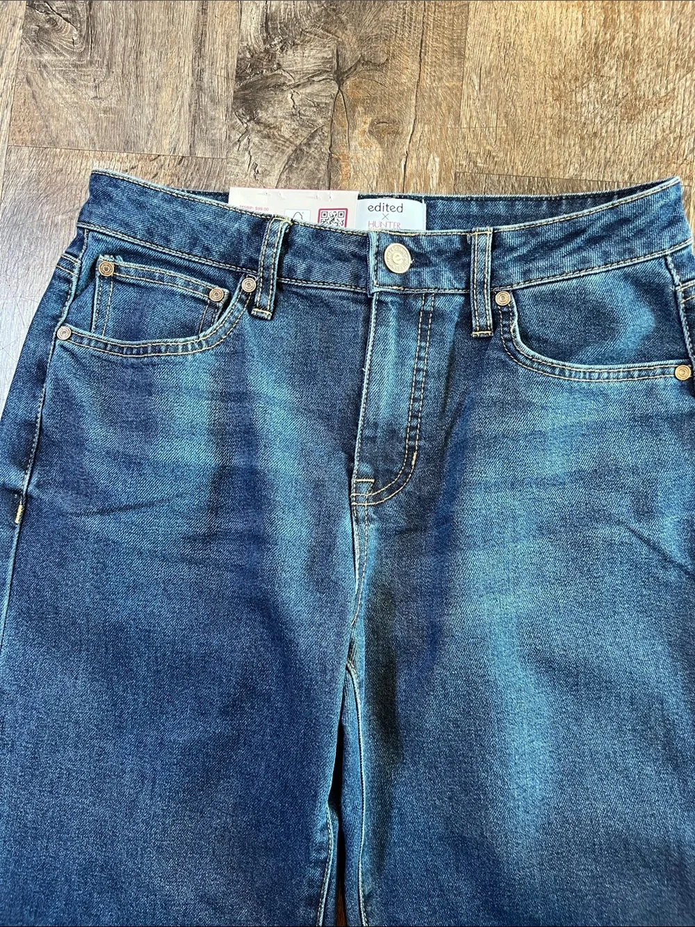 Relaxed Fit Men's Jeans in Dark Blue Wash